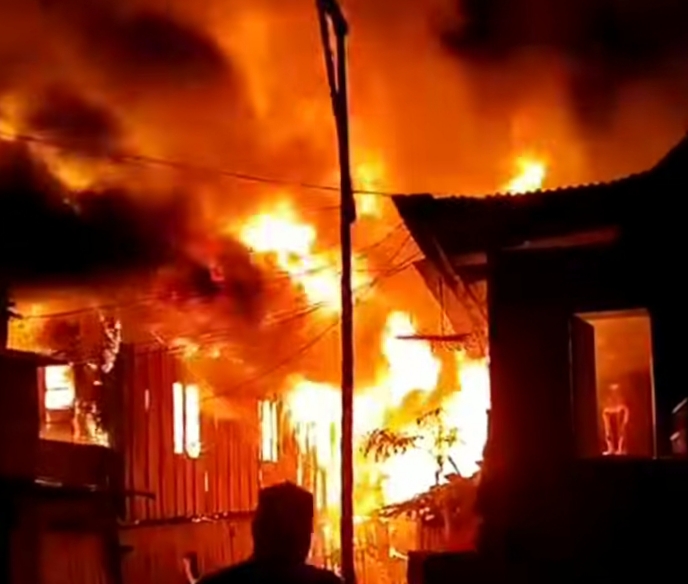 Satu Warga Meninggal, 173 Orang Kehilangan Tempat Tinggal Akibat Kebakaran di Polman